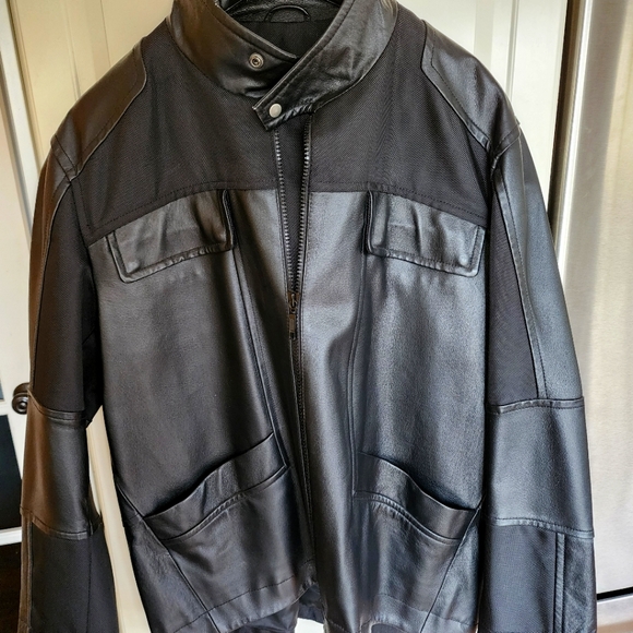 Danier leather jacket - Picture 1 of 8
